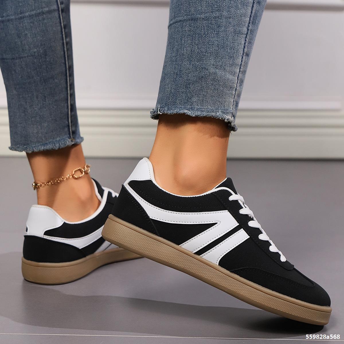 chaussures de sport à la mode
