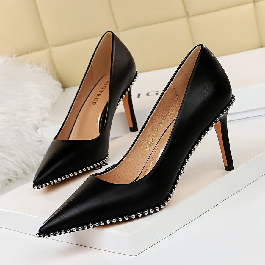 Talons hauts cloutés