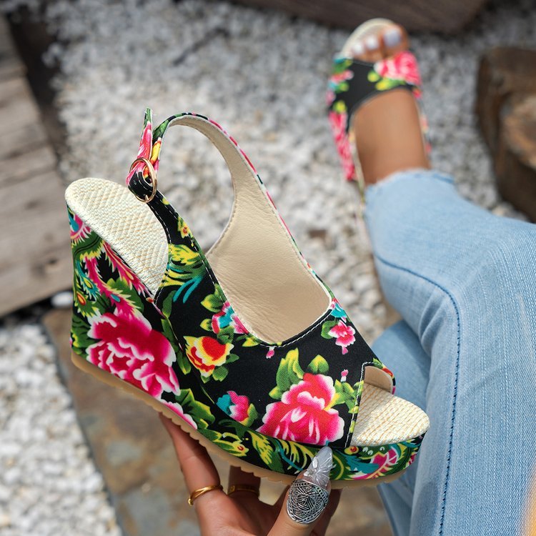Sandales compensées , broderies à la mode européenne