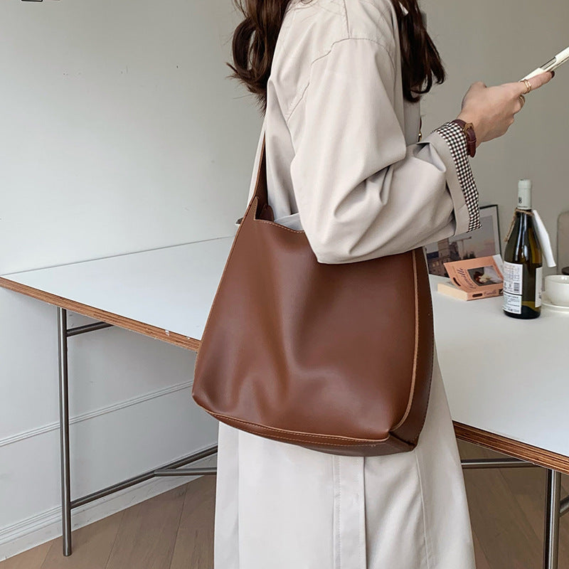 sac à bandoulière minimaliste en cuir