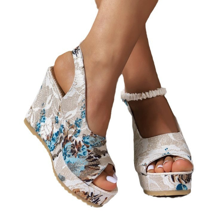 Sandales compensées , broderies à la mode européenne