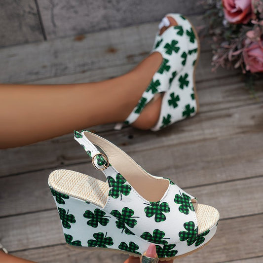 Sandales compensées , broderies à la mode européenne.