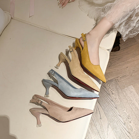 Talons aiguilles pointus.