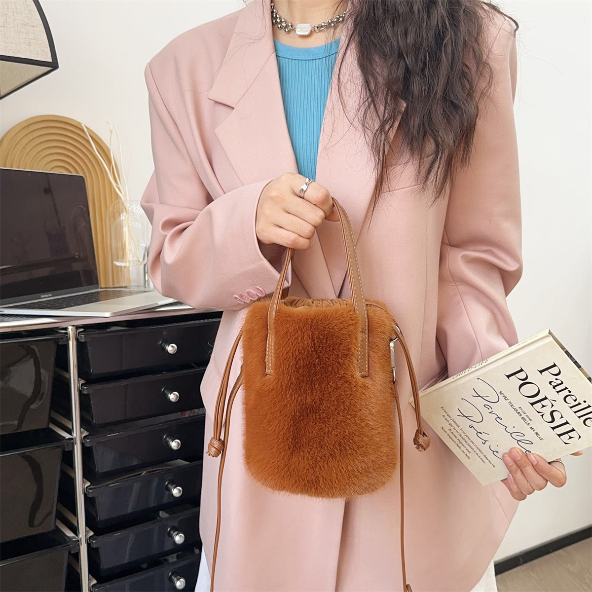 Sac à main en peluche vintage