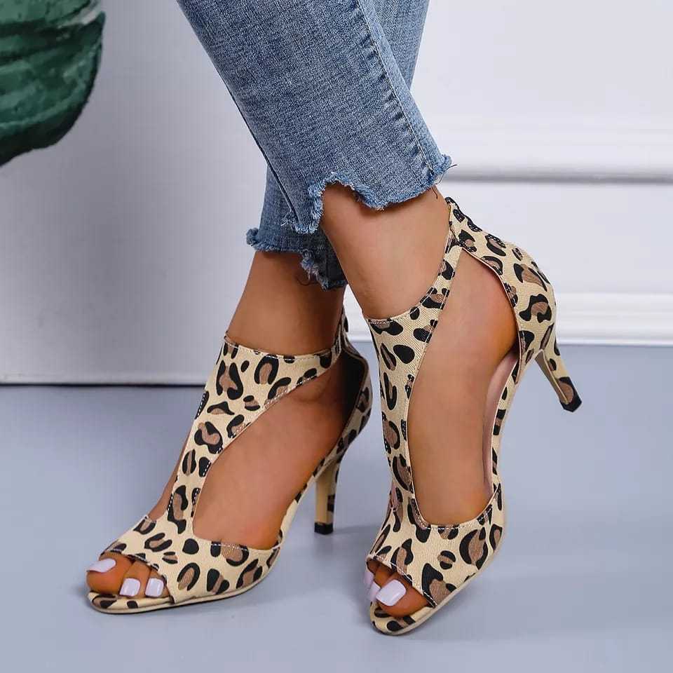 Sandales à talons hauts zippées