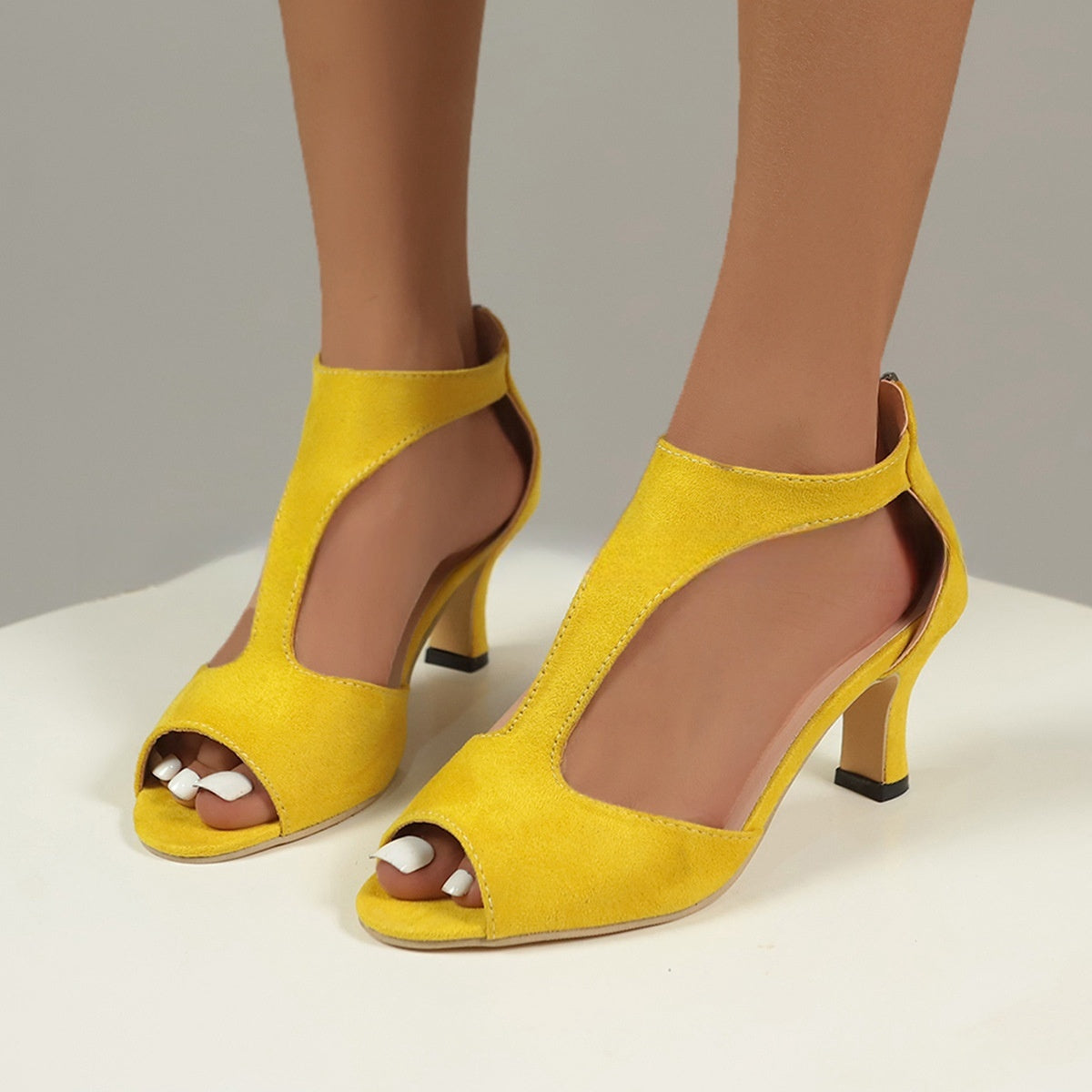 Sandales à talons hauts zippées