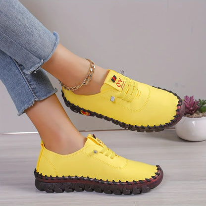 Chaussures orthopédiques souples et respirantes.