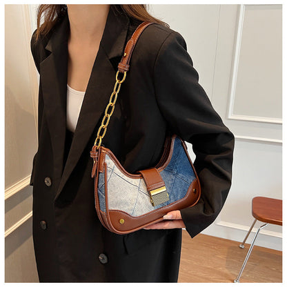 Sac à bandoulière à chaîne en diamant.