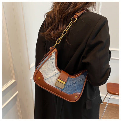 Sac à bandoulière à chaîne en diamant.