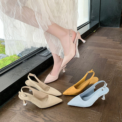 Talons aiguilles pointus.