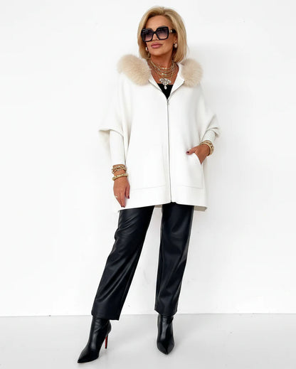 Cardigan à capuche en peluche tendance.