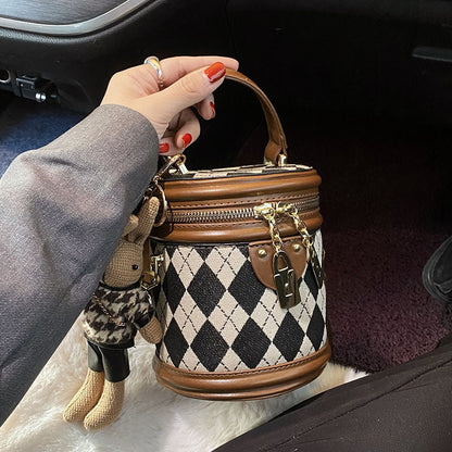 Petits sacs texturés imprimés.