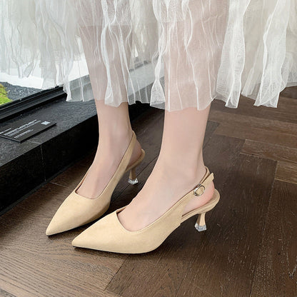 Talons aiguilles pointus.