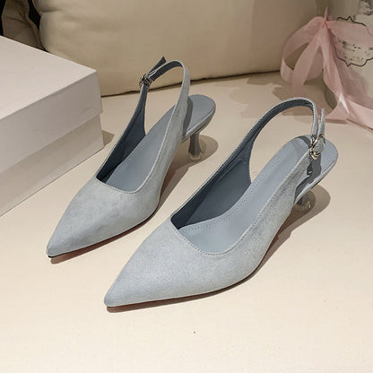 Talons aiguilles pointus.